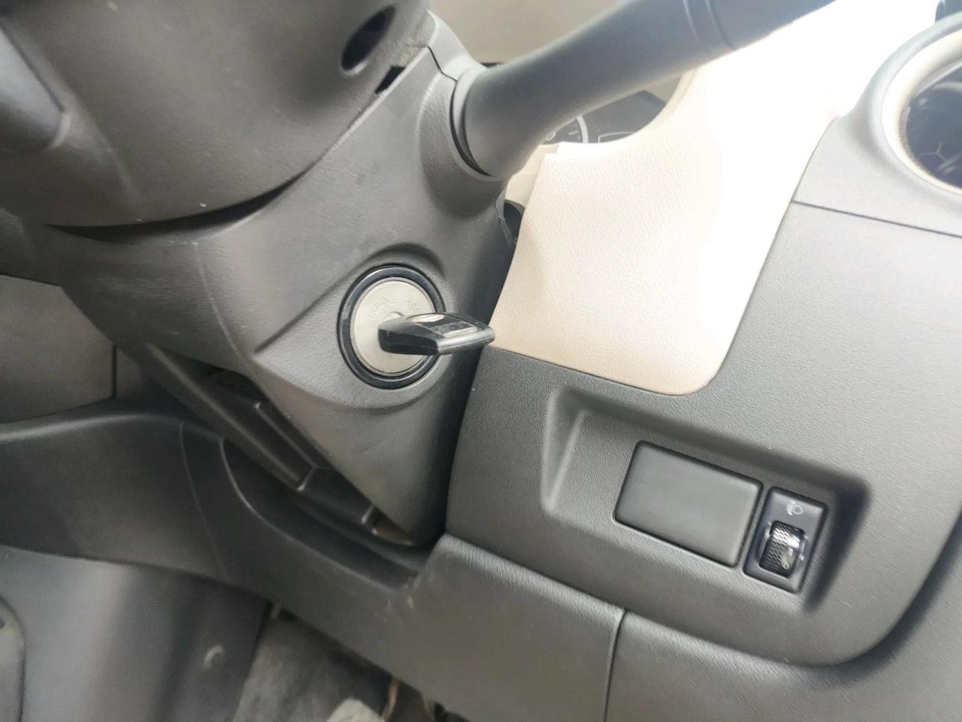 2015 Nissan Micra Active XV, Petrol, Manual, 59,541 km, interior
