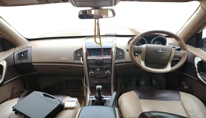 2014 Mahindra XUV500 W8, Diesel, Manual, 99,659 km, interior