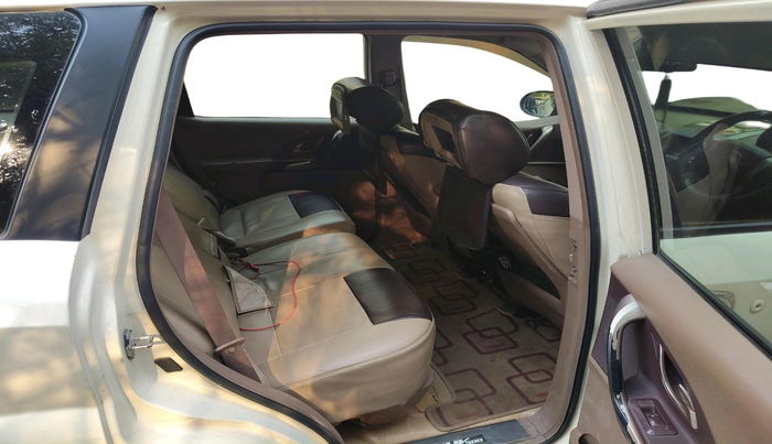 2014 Mahindra XUV500 W8, Diesel, Manual, 99,659 km, interior