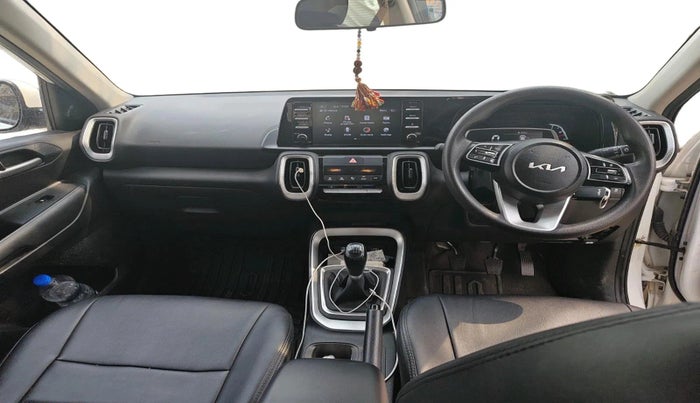 2024 KIA SONET HTK (O) 1.5 Diesel MT, Diesel, Manual, 75,994 km, interior