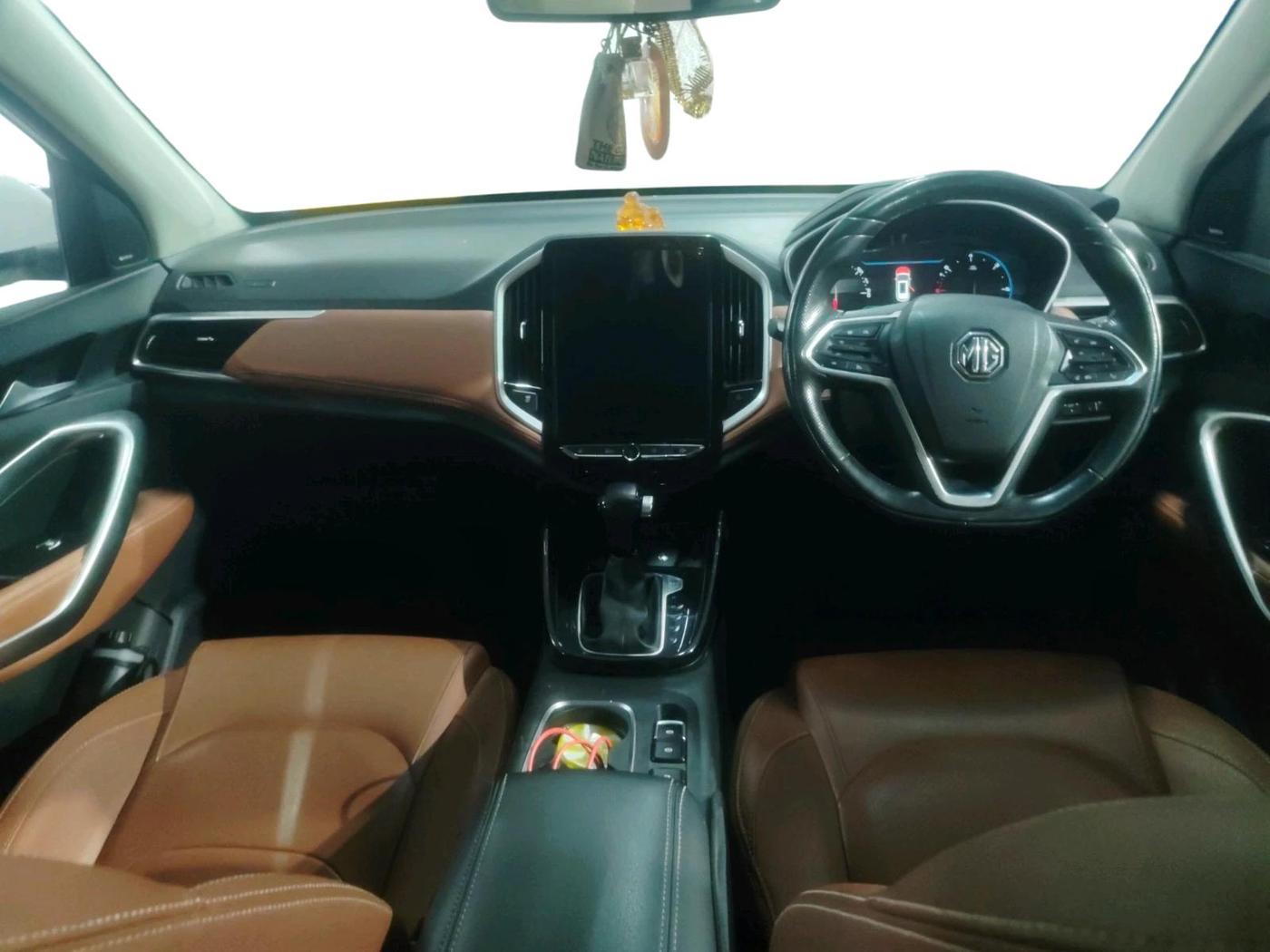 2022 MG HECTOR PLUS SHARP 1.5 PETROL TURBO CVT 6-STR, Petrol, Automatic, 55,000 km, interior