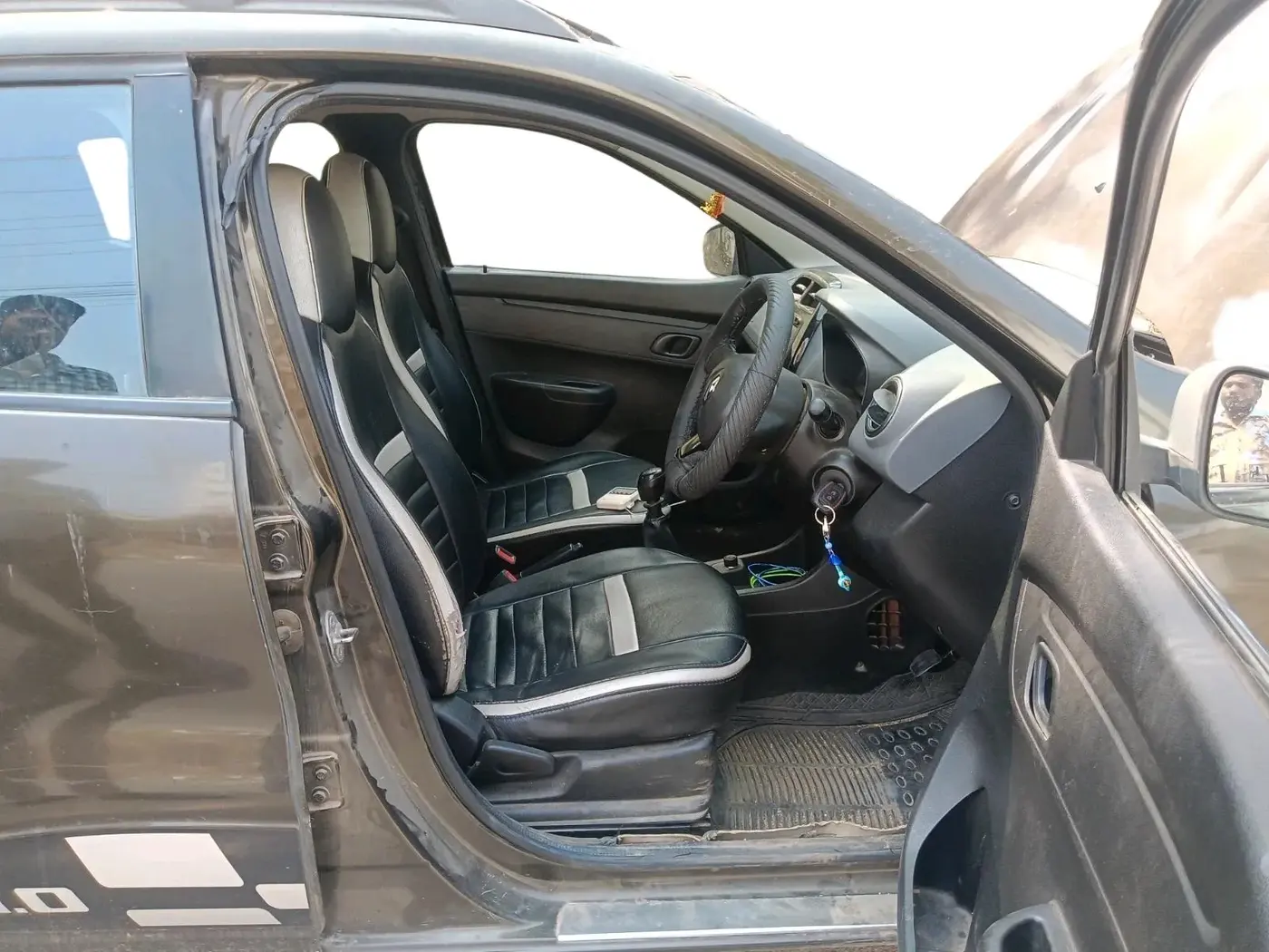 2017 Renault Kwid RXT 1.0, Petrol, Manual, 1,29,680 km, interior