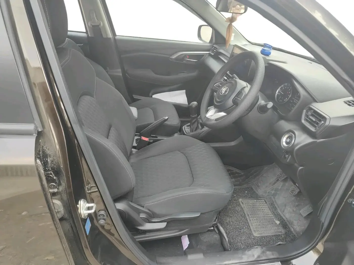 2025 Toyota URBAN CRUISER HYRYDER E NEO DRIVE, Petrol, Manual, 3,907 km, interior