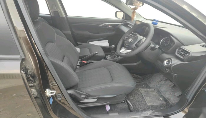 2025 Toyota URBAN CRUISER HYRYDER E NEO DRIVE, Petrol, Manual, 3,907 km, interior