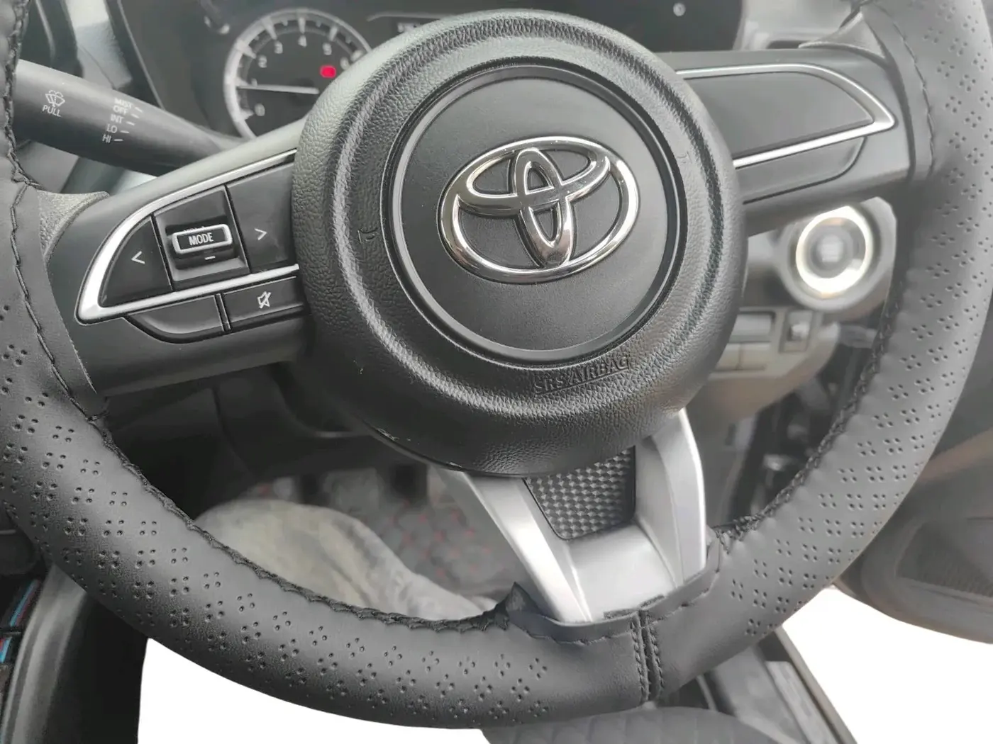 2025 Toyota URBAN CRUISER HYRYDER E NEO DRIVE, Petrol, Manual, 3,907 km, interior