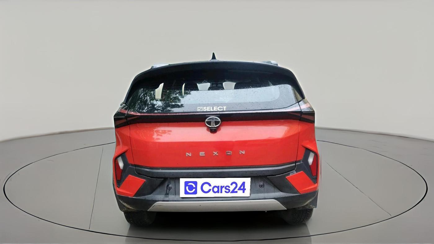 2023 Tata NEXON FEARLESS + SUNROOF DUAL TONE 1.5 DIESEL, Diesel, Manual, 29,063 km, exterior