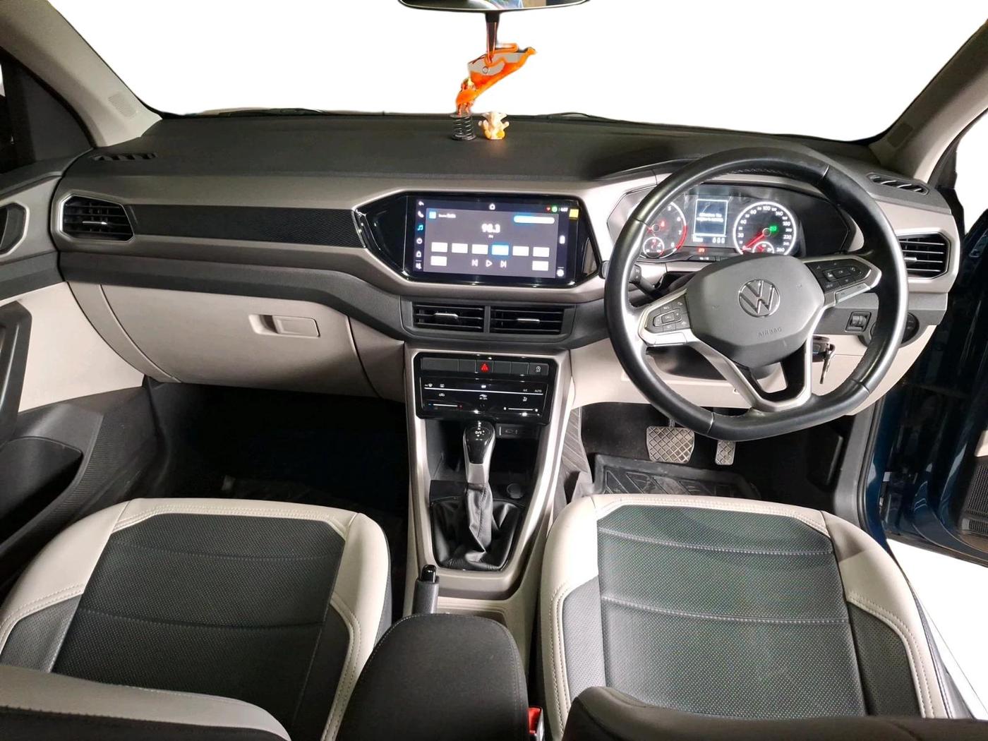 2023 Volkswagen TAIGUN HIGHLINE 1.0 TSI AT, Petrol, Automatic, 33,803 km, interior