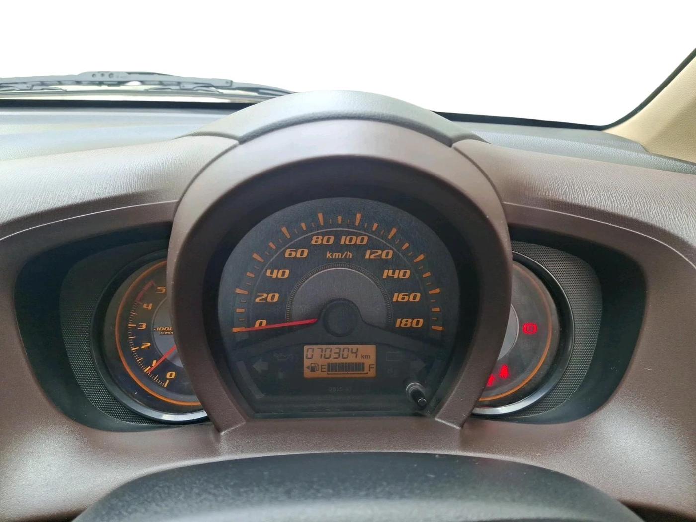 2013 Honda Amaze 1.5L I-DTEC S, Diesel, Manual, 70,304 km, interior