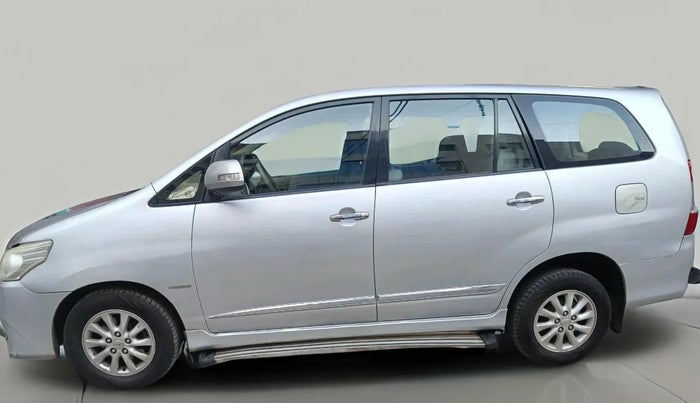 2014 Toyota Innova 2.5 VX 8 STR, Diesel, Manual, 1,74,597 km, exterior