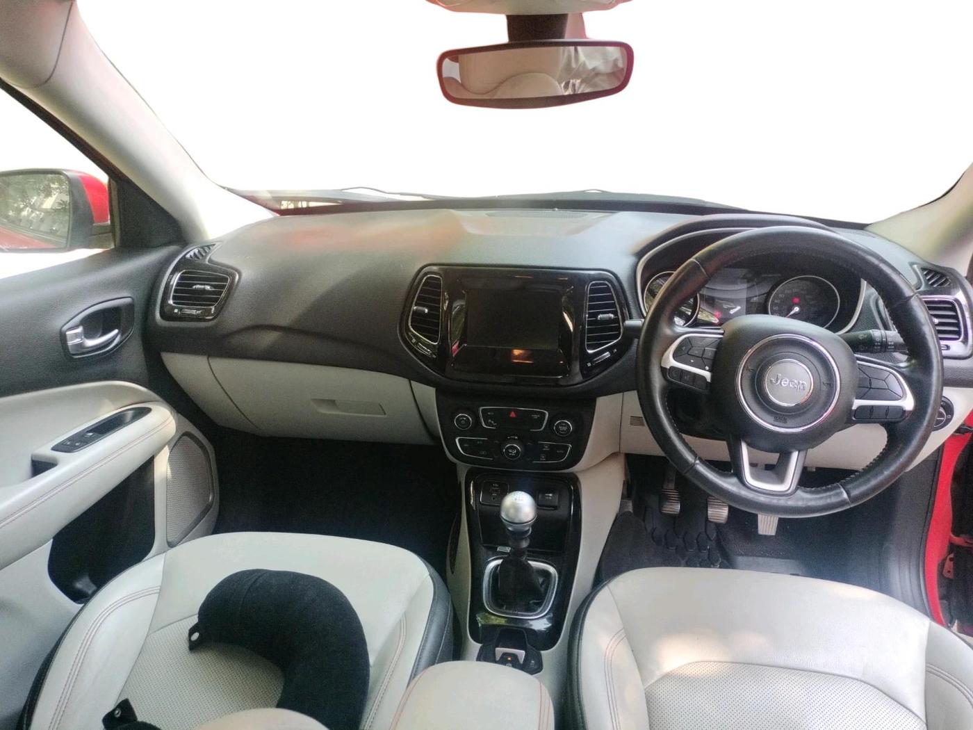 2017 Jeep Compass LIMITED (O) 2.0 DIESEL, Diesel, Manual, 1,86,579 km, interior