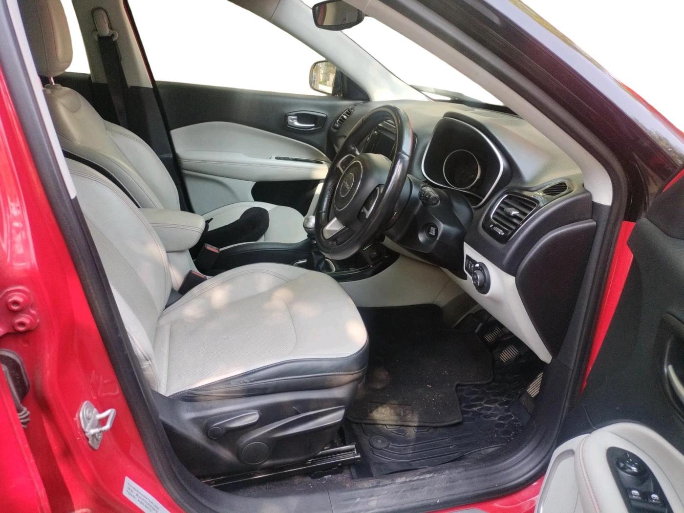 2017 Jeep Compass LIMITED (O) 2.0 DIESEL, Diesel, Manual, 1,86,579 km, interior