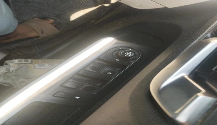 2022 Tata PUNCH CREATIVE  MT, Petrol, Manual, 58,882 km, interior