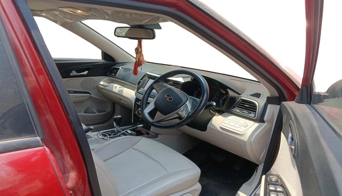 2021 Mahindra XUV300 W8 (O) 1.5 DIESEL, Diesel, Manual, 24,762 km, interior