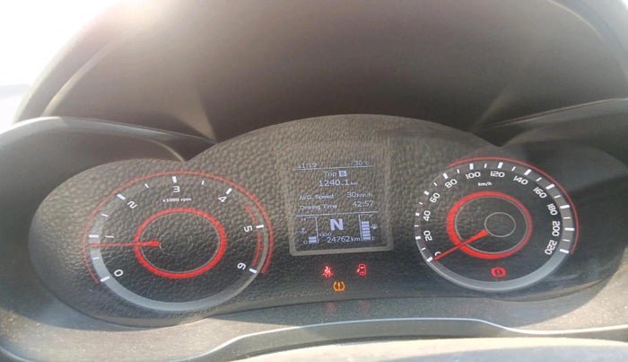 2021 Mahindra XUV300 W8 (O) 1.5 DIESEL, Diesel, Manual, 24,762 km, interior