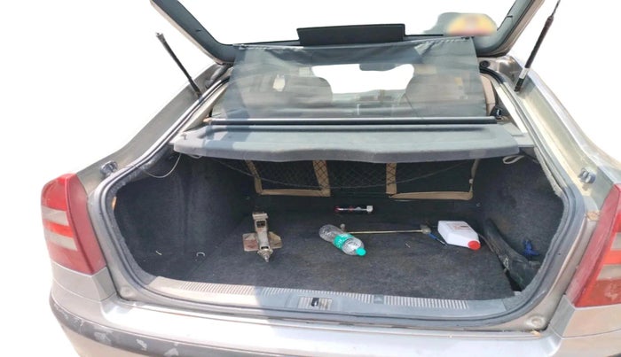 2008 Skoda Laura ELEGANCE 1.9 PD, Diesel, Manual, 2,93,027 km, exterior