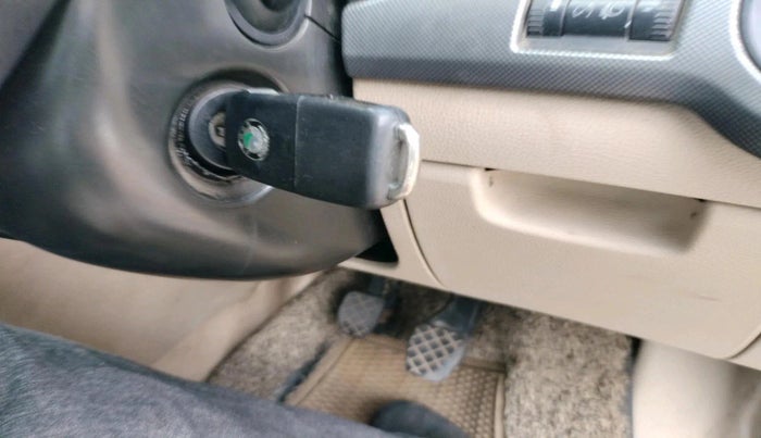 2008 Skoda Laura ELEGANCE 1.9 PD, Diesel, Manual, 2,93,027 km, interior