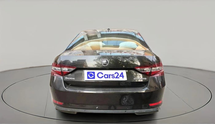 2017 Skoda Superb L&K 2.0 TDI AT, Diesel, Automatic, 1,08,915 km, exterior