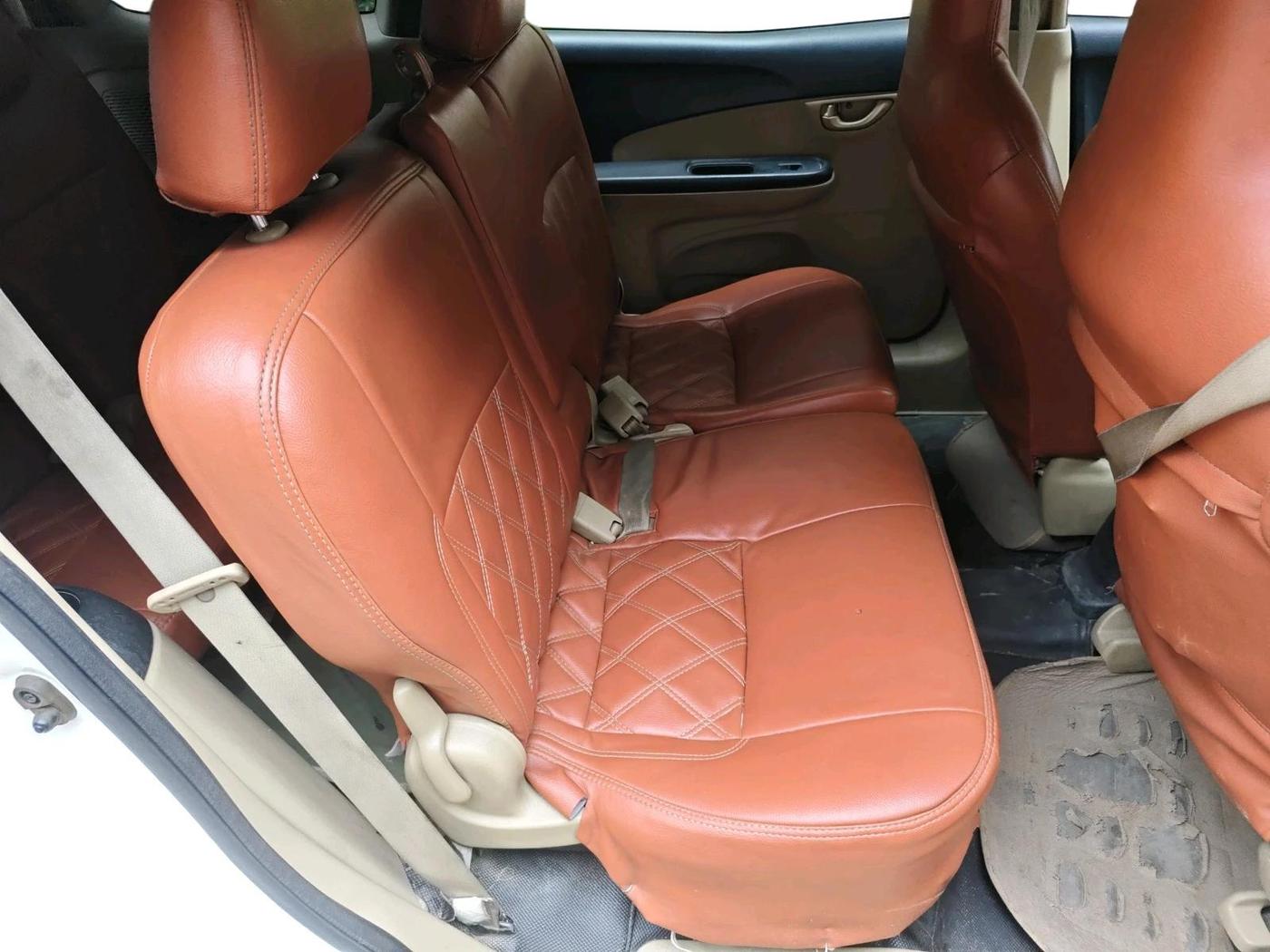 2014 Honda Mobilio 1.5L I-DTEC V, Diesel, Manual, 2,01,184 km, interior