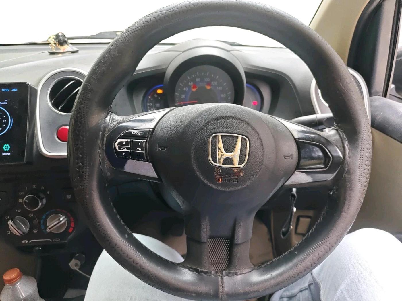 2014 Honda Mobilio 1.5L I-DTEC V, Diesel, Manual, 2,01,184 km, interior