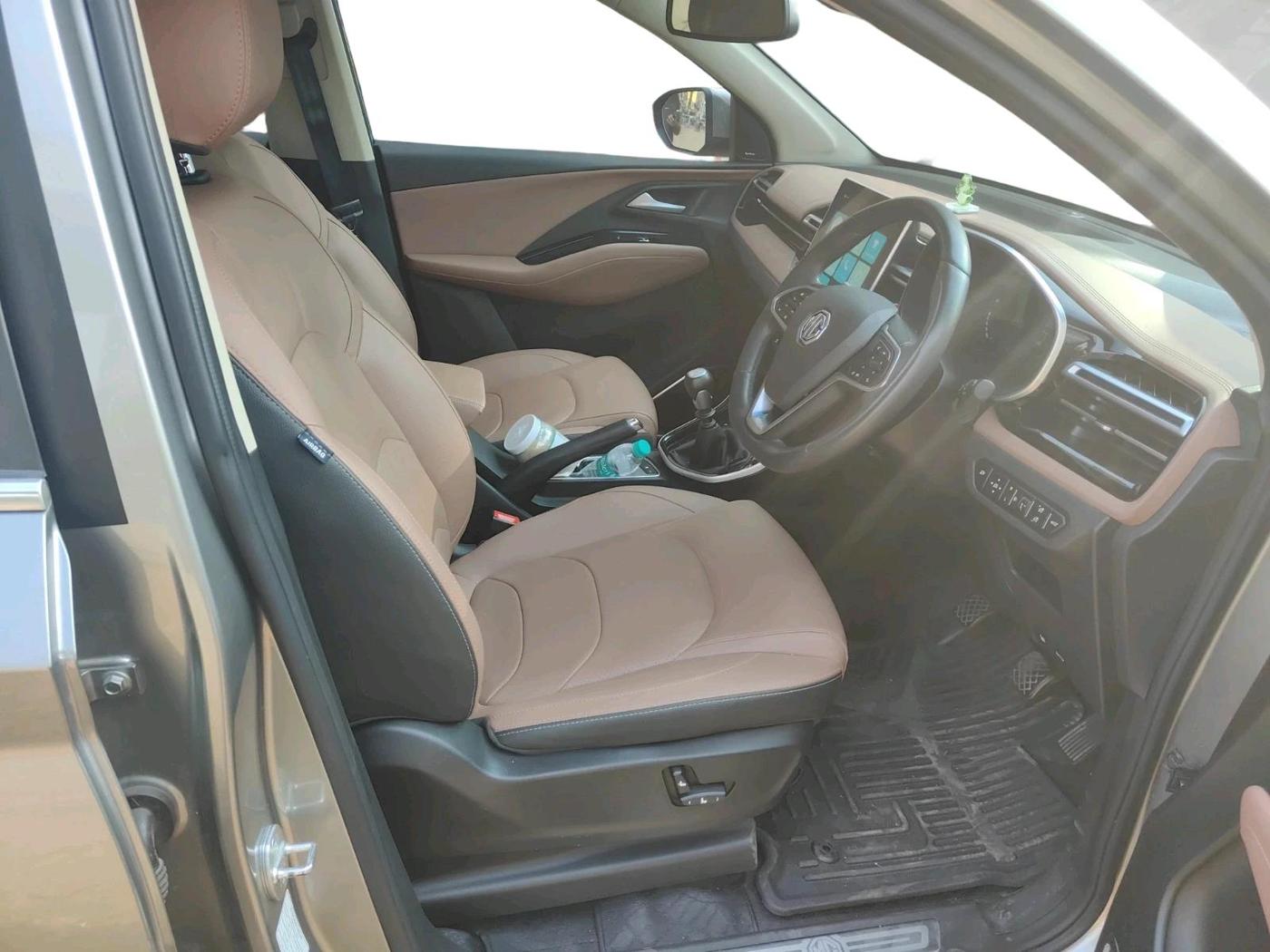 2023 MG HECTOR PLUS SHARP PRO 2.0 TURBO DIESEL 6 STR, Diesel, Manual, 33,000 km, interior