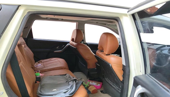 2020 Mahindra XUV500 W9, Diesel, Manual, 77,714 km, interior