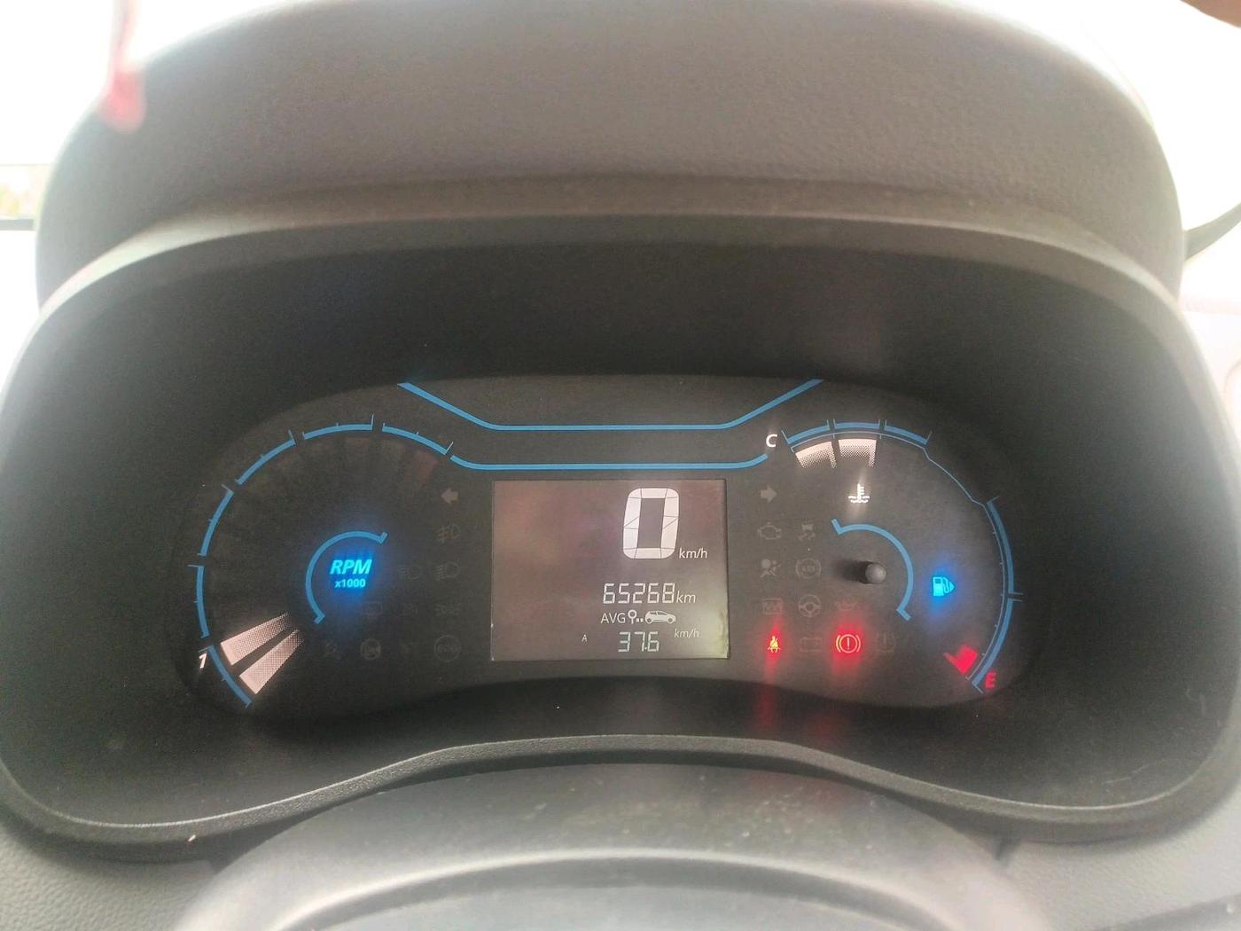 2021 Renault Kwid RXT 1.0 (O), Petrol, Manual, 65,268 km, interior