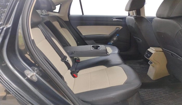 2022 Skoda SLAVIA STYLE 1.0L TSI MT, Petrol, Manual, 51,820 km, interior