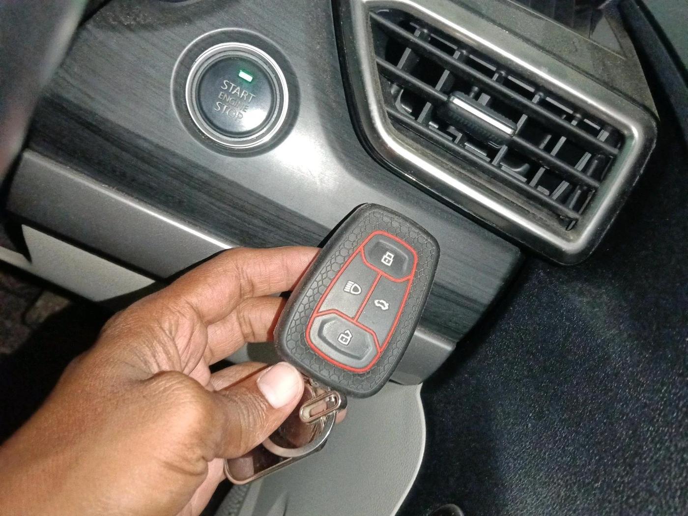 2022 Tata Safari XZ PLUS, Diesel, Manual, 13,778 km, interior
