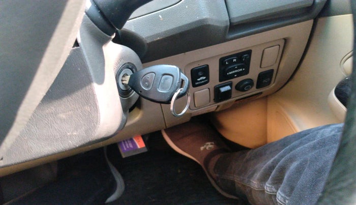 2013 Toyota Fortuner 3.0 4X2 MT, Diesel, Manual, 1,51,227 km, interior