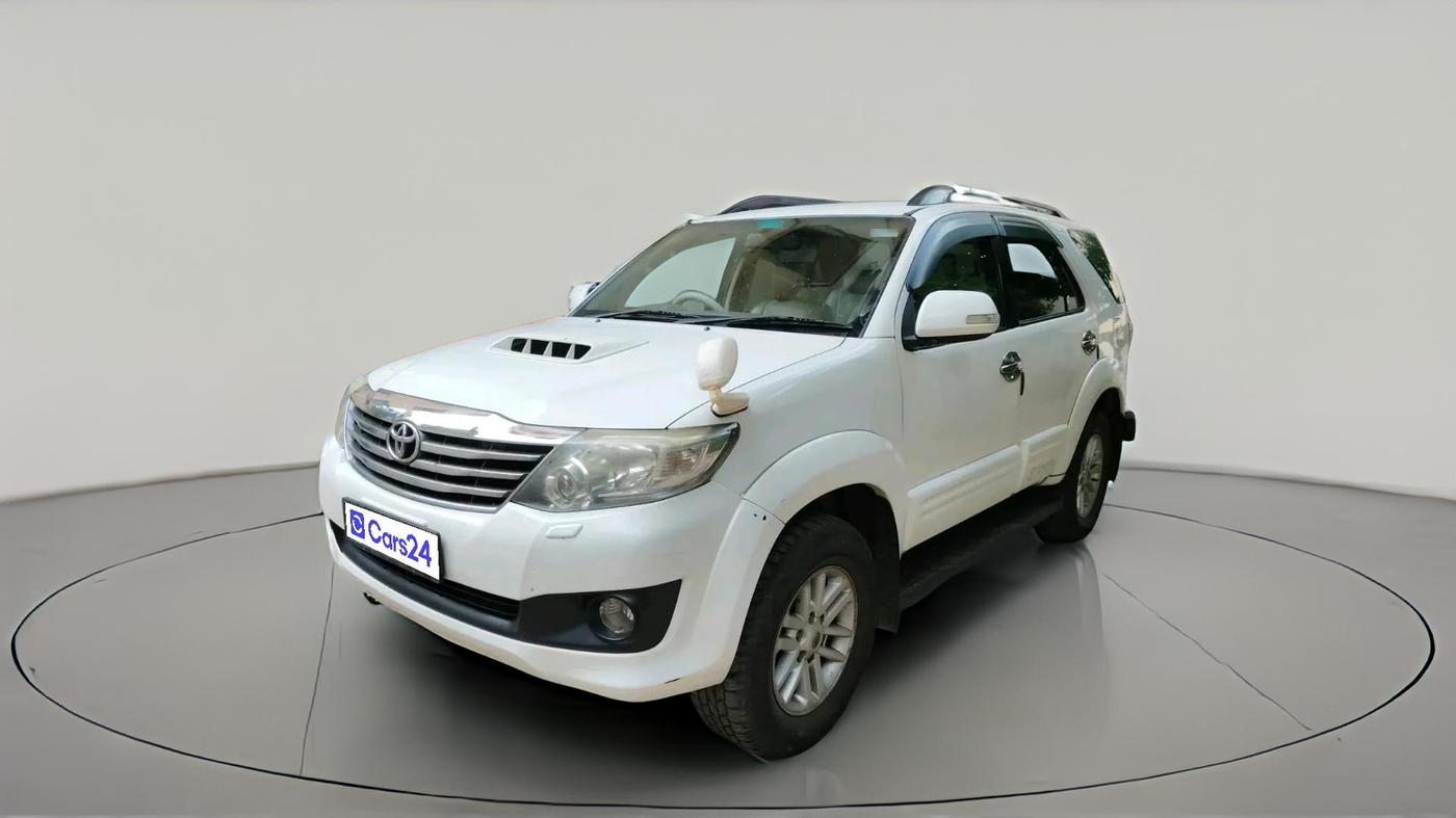 2012 Toyota Fortuner 3.0 4X4 MT, Diesel, Manual, 2,57,904 km, exterior