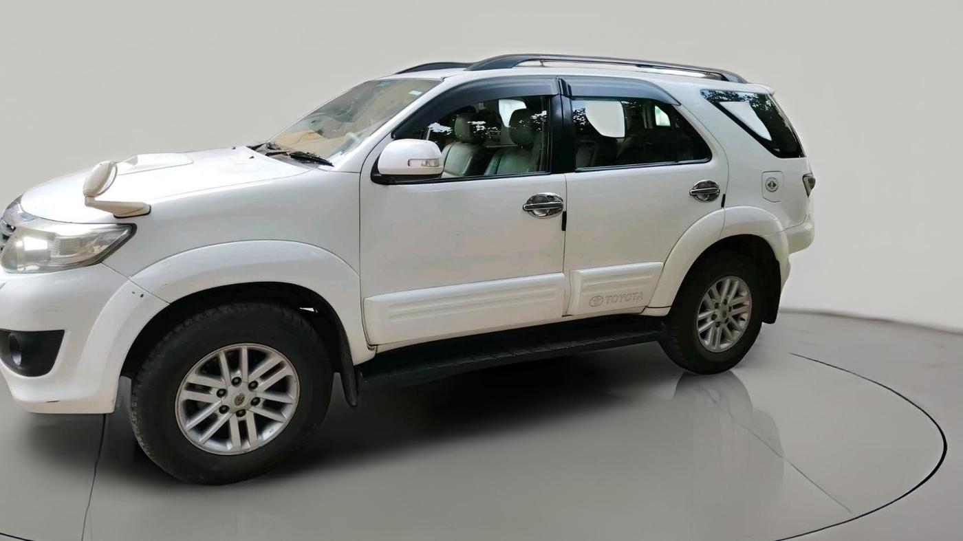2012 Toyota Fortuner 3.0 4X4 MT, Diesel, Manual, 2,57,904 km, exterior
