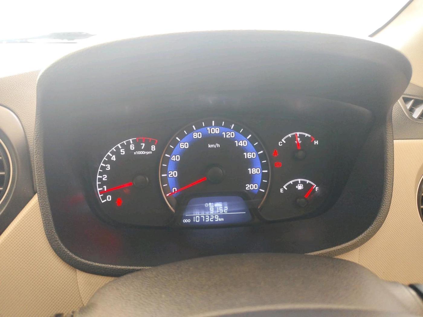 2017 Hyundai Xcent S 1.2, Petrol, Manual, 1,07,329 km, interior