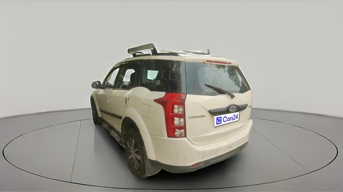 2018 Mahindra XUV500 W6, Diesel, Manual, 1,84,166 km, exterior