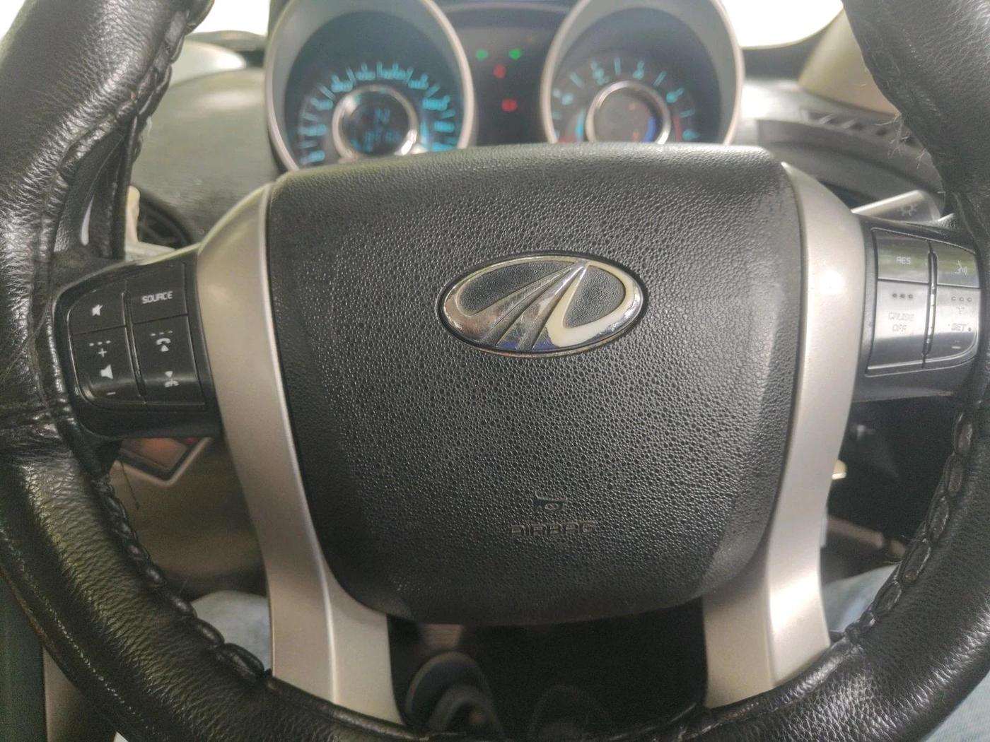 2018 Mahindra XUV500 W6, Diesel, Manual, 1,84,166 km, interior