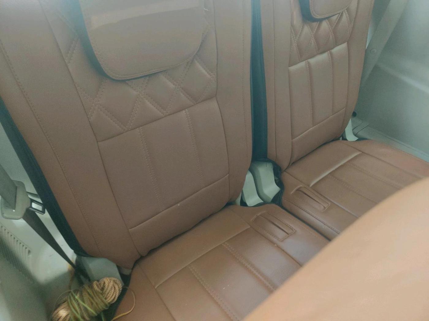 2018 Mahindra XUV500 W6, Diesel, Manual, 1,84,166 km, interior