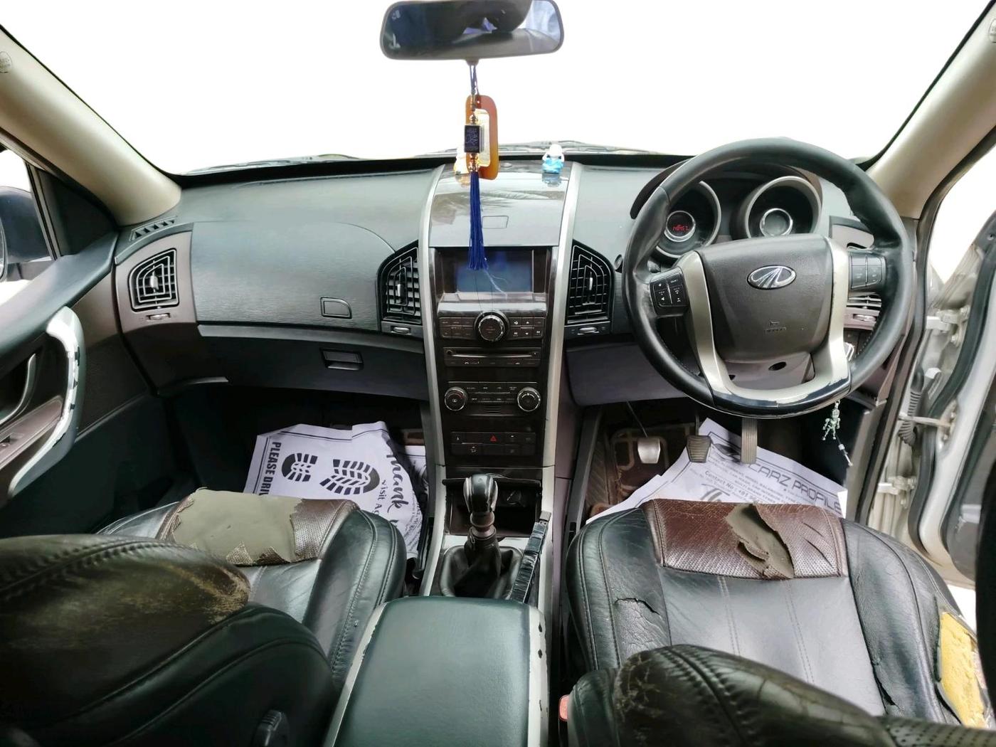 2012 Mahindra XUV500 W8, Diesel, Manual, 1,48,457 km, interior