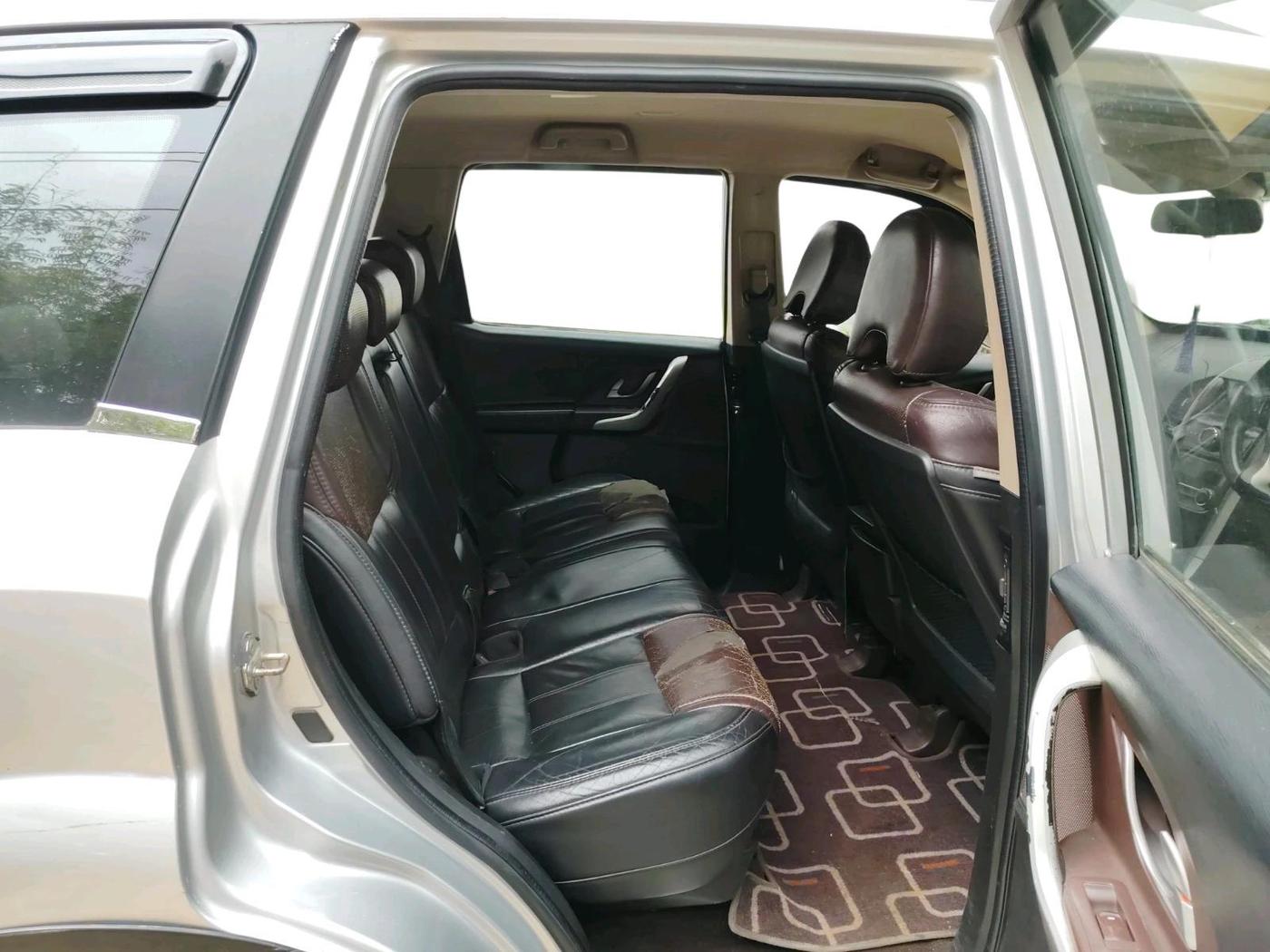 2012 Mahindra XUV500 W8, Diesel, Manual, 1,48,457 km, interior