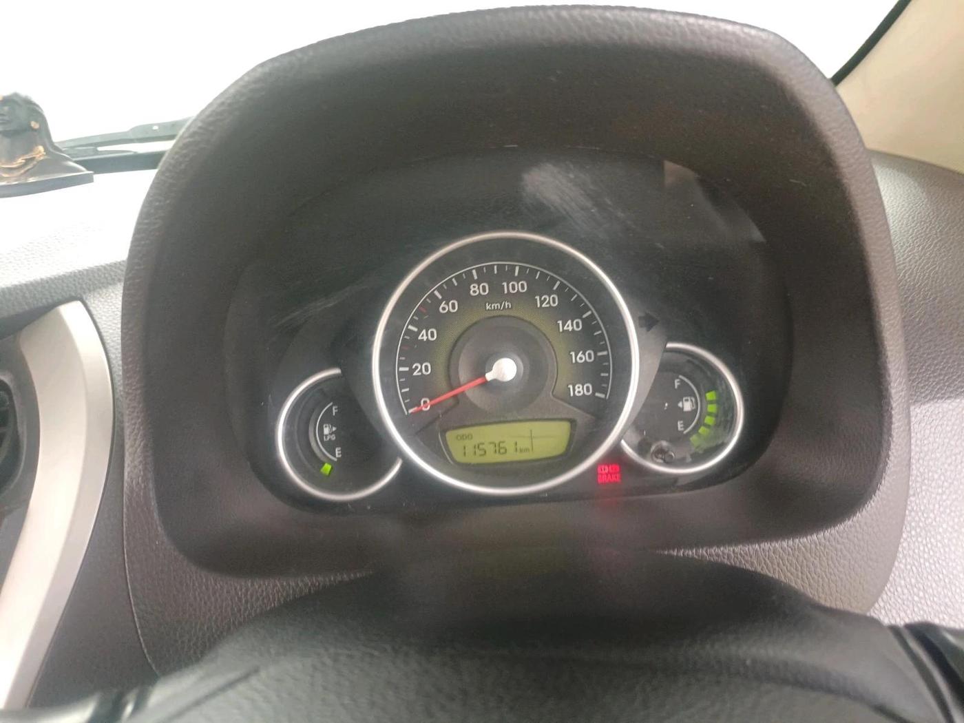 2016 Hyundai Eon ERA + LPG, Petrol, Manual, 1,15,761 km, interior