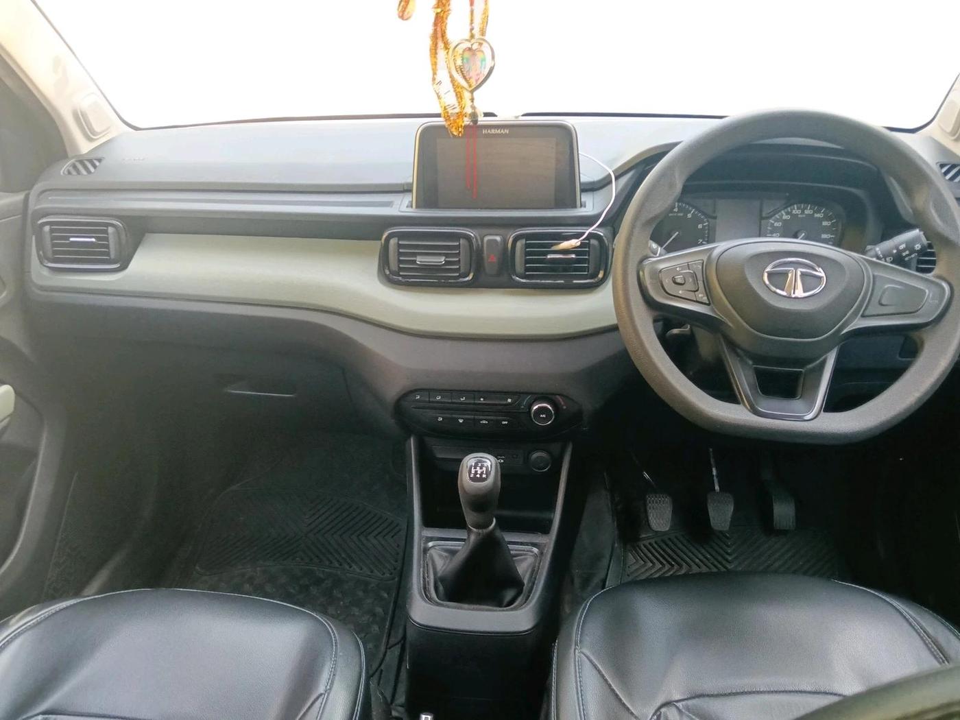 2023 Tata PUNCH ADVENTURE MT, Petrol, Manual, 29,404 km, interior
