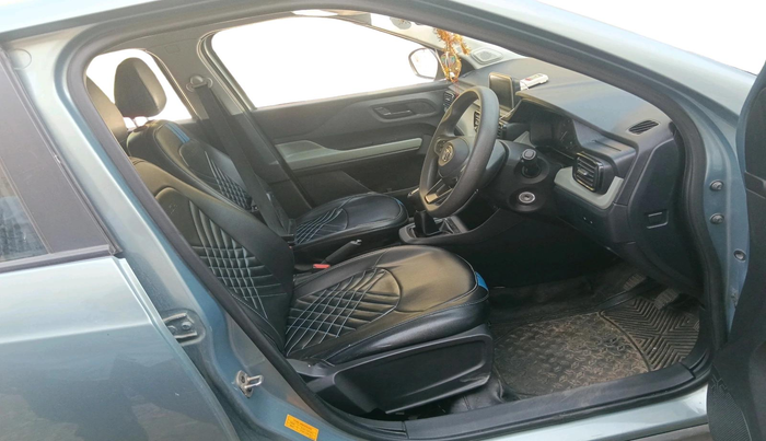 2023 Tata PUNCH ADVENTURE MT, Petrol, Manual, 29,404 km, interior