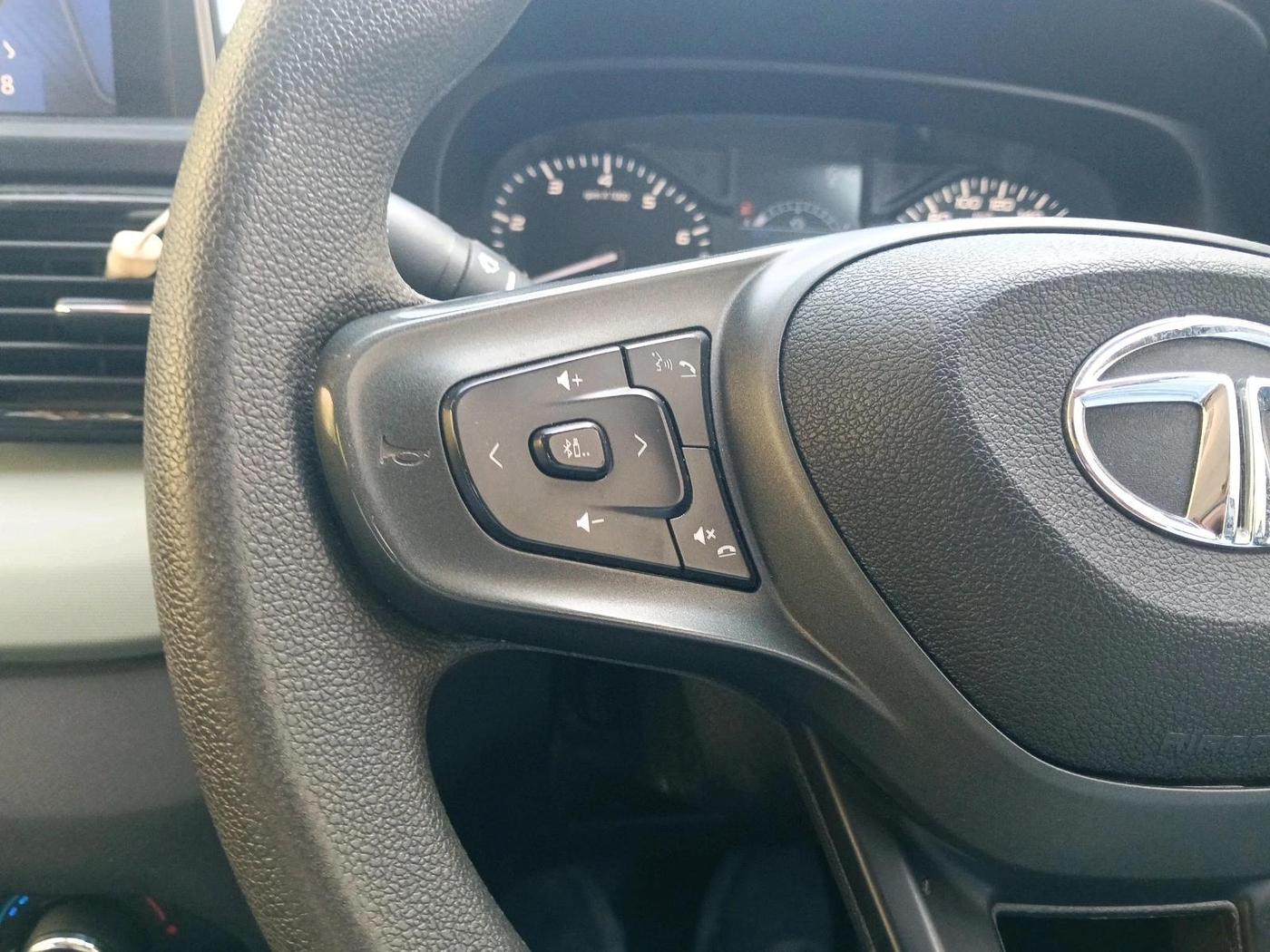 2023 Tata PUNCH ADVENTURE MT, Petrol, Manual, 29,404 km, interior