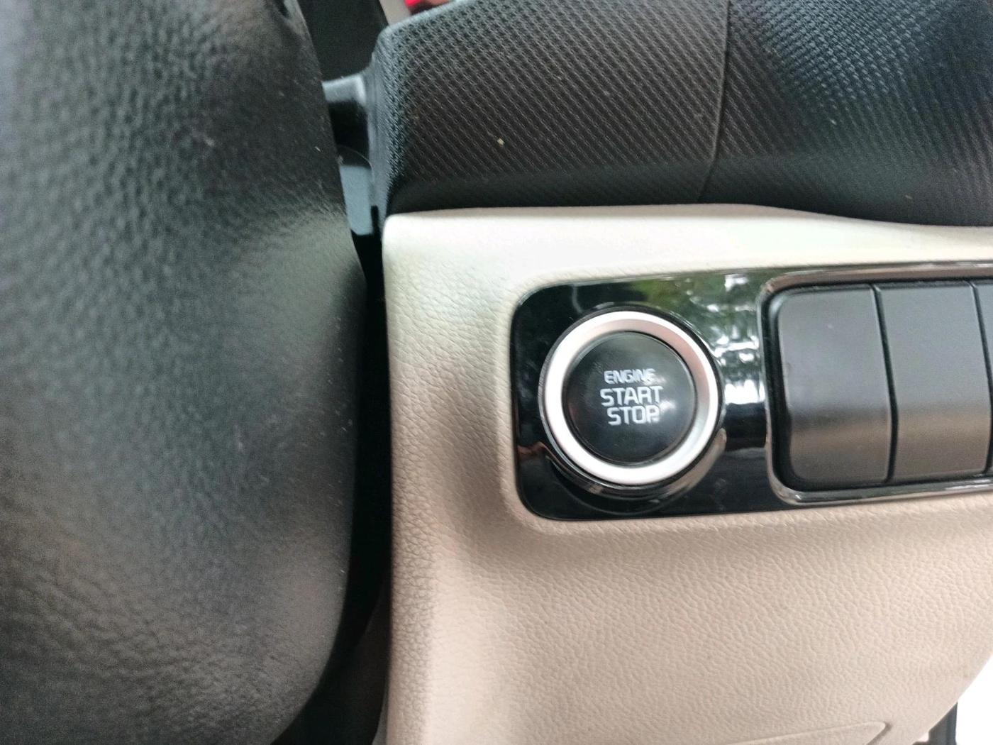 2021 KIA SONET HTX PLUS 1.0 IMT, Petrol, Manual, 83,185 km, interior
