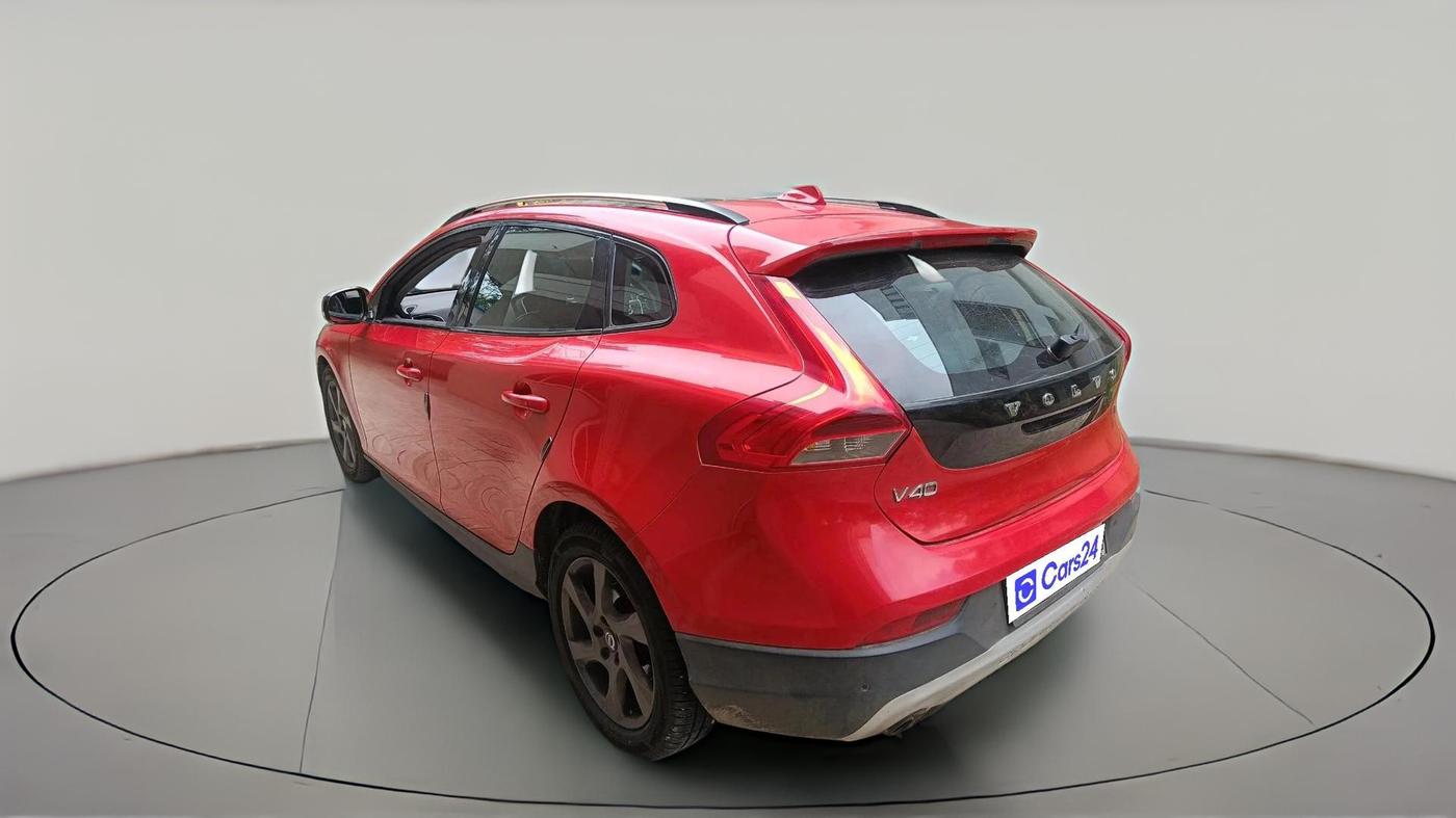 2013 Volvo V40 Cross Country D3, Diesel, Automatic, 1,50,184 km, exterior