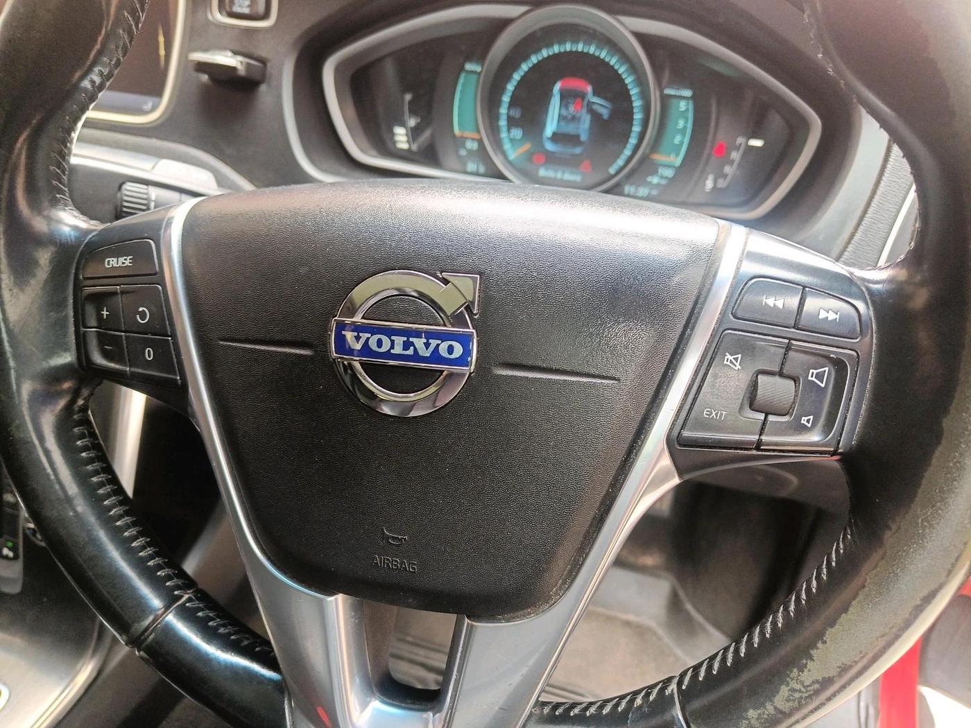 2013 Volvo V40 Cross Country D3, Diesel, Automatic, 1,50,184 km, interior