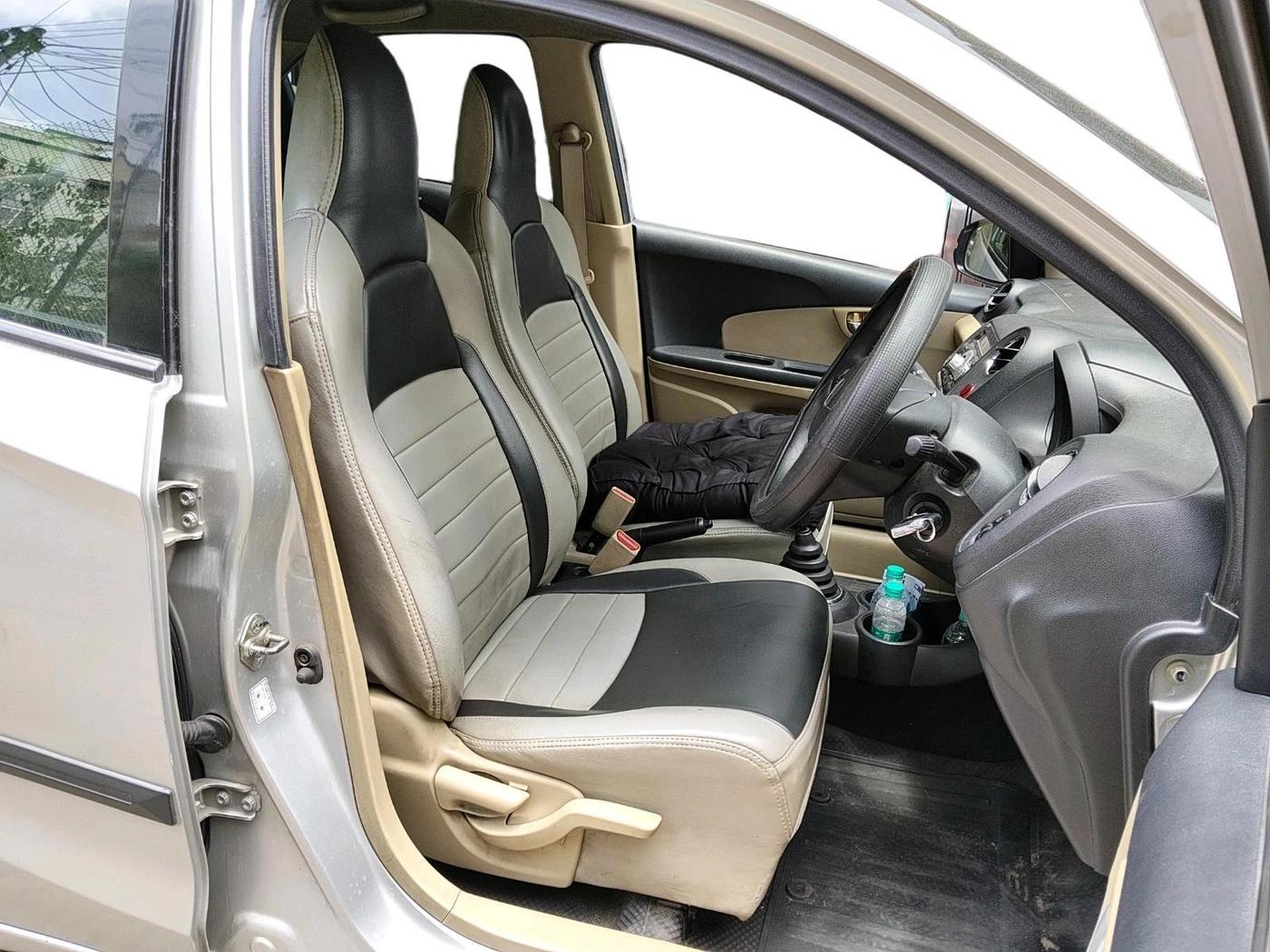 2014 Honda Brio VX MT, Petrol, Manual, 84,154 km, interior
