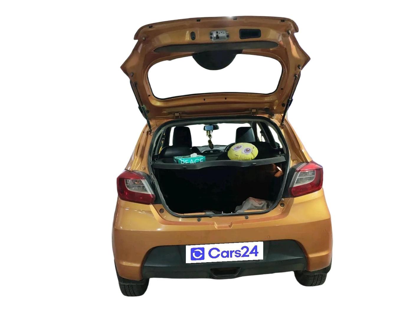 2017 Tata Tiago XZ DIESEL, Diesel, Manual, 1,99,182 km, exterior