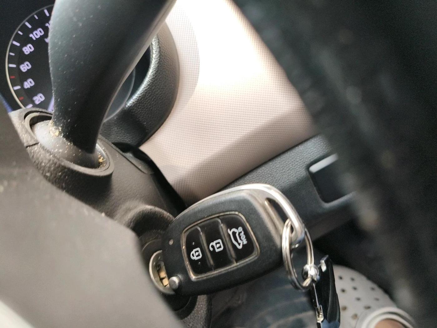 2019 Hyundai Creta E PLUS 1.6 PETROL, Petrol, Manual, 1,06,133 km, interior
