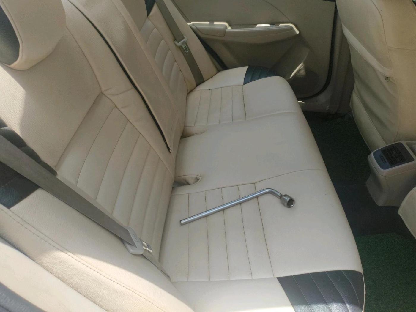 2018 Maruti Dzire VDI, Diesel, Manual, 1,35,053 km, interior