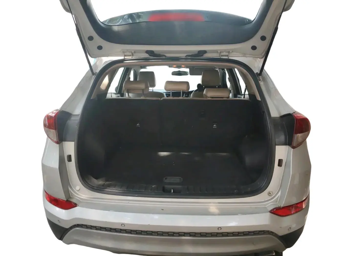 2018 Hyundai Tucson 2WD AT GL DIESEL
, Diesel, Automatic, 1,21,290 km, exterior