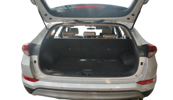 2018 Hyundai Tucson 2WD AT GL DIESEL
, Diesel, Automatic, 1,21,290 km, exterior